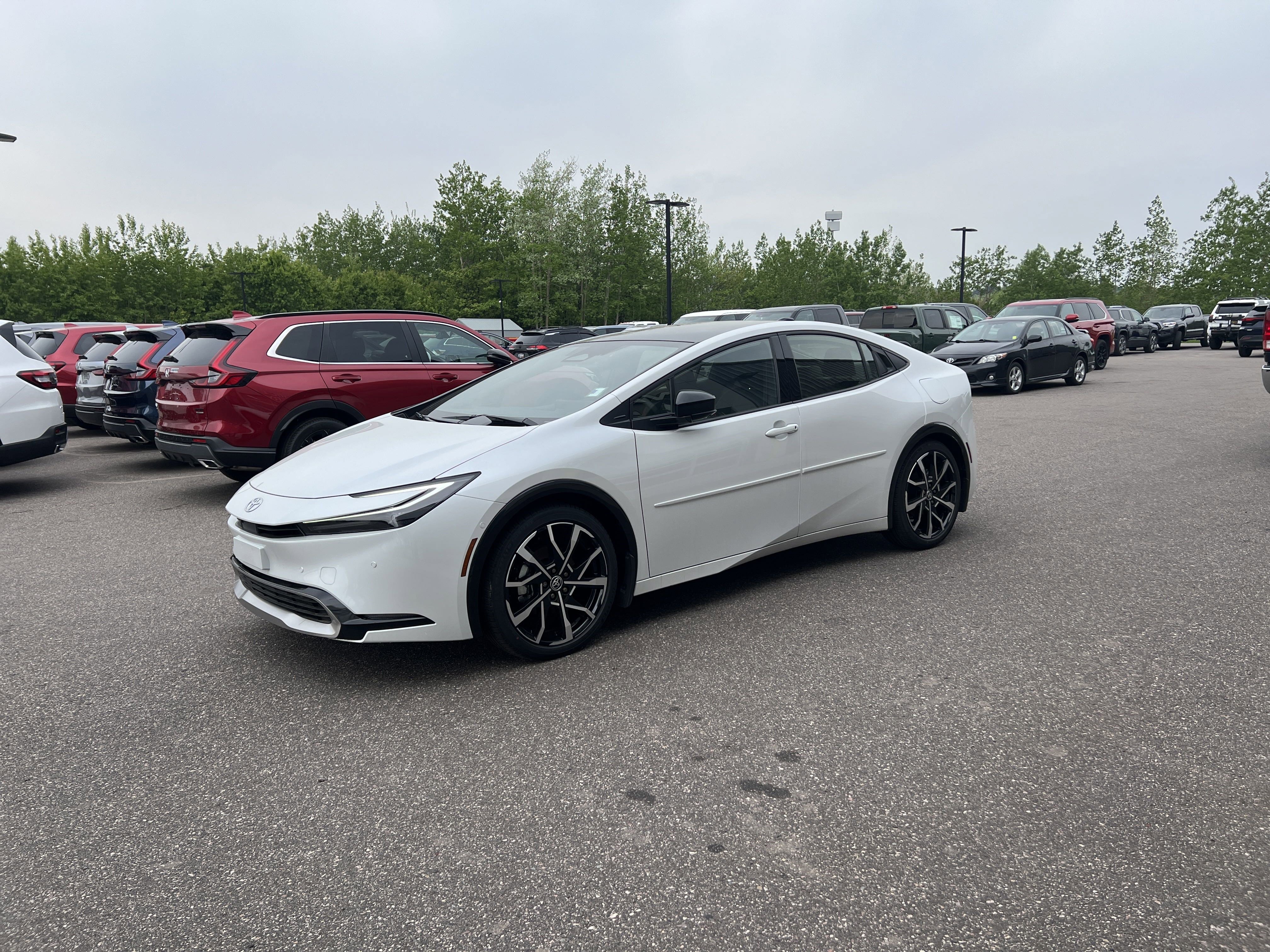 Used 2024 Toyota Prius Prime Premium w/ Advanced Technology Package image 3