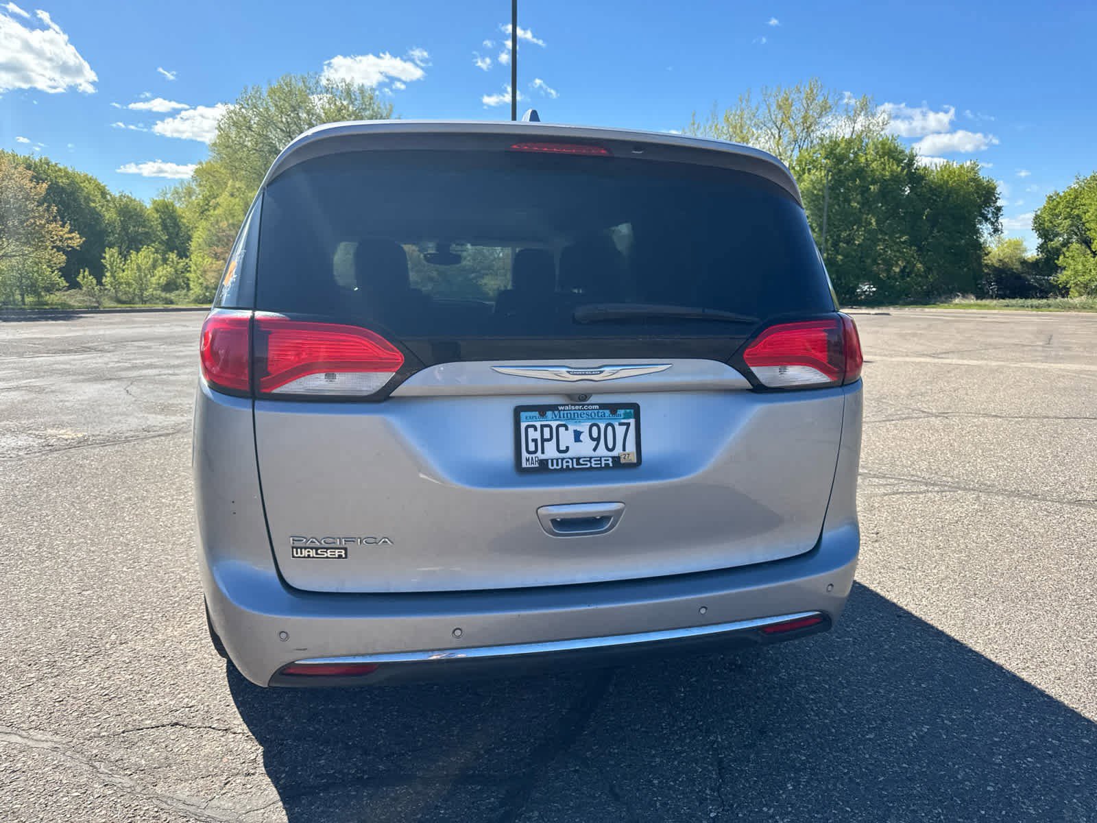 Used 2017 Chrysler Pacifica Touring-L Plus FWD image 4