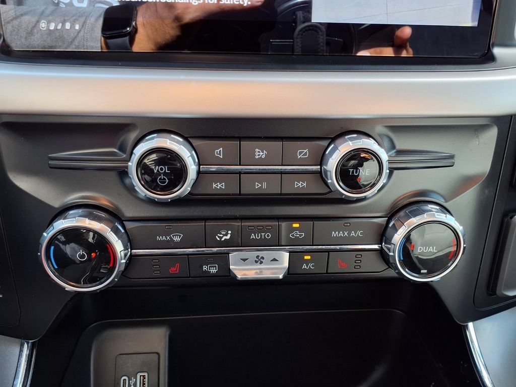 Used 2023 Ford F150 Lightning XLT AWD/4WD image 12