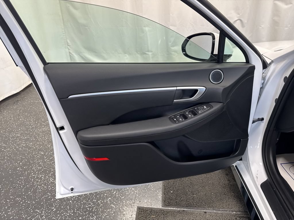 New 2026 Hyundai Sonata SEL FWD image 10