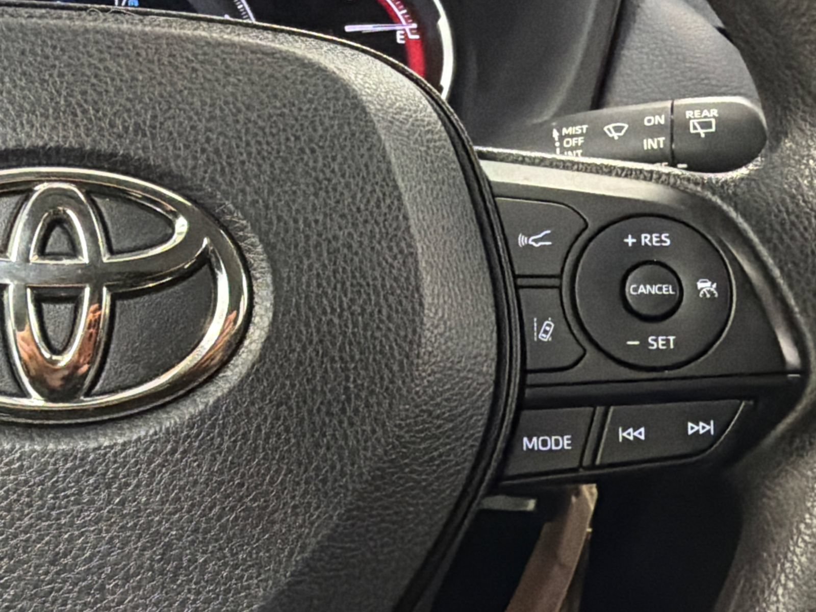 Used 2023 Toyota RAV4 LE AWD/4WD image 15
