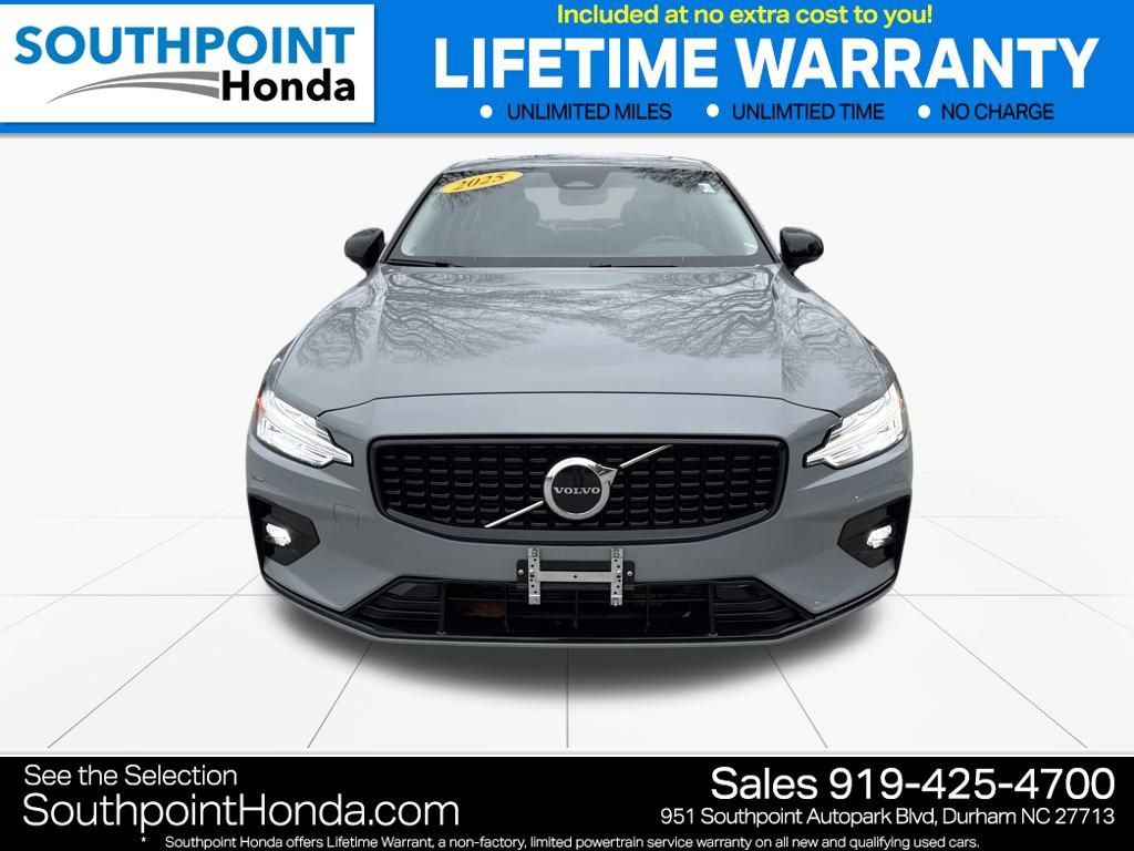 Used 2025 Volvo S60 B5 Core image 2