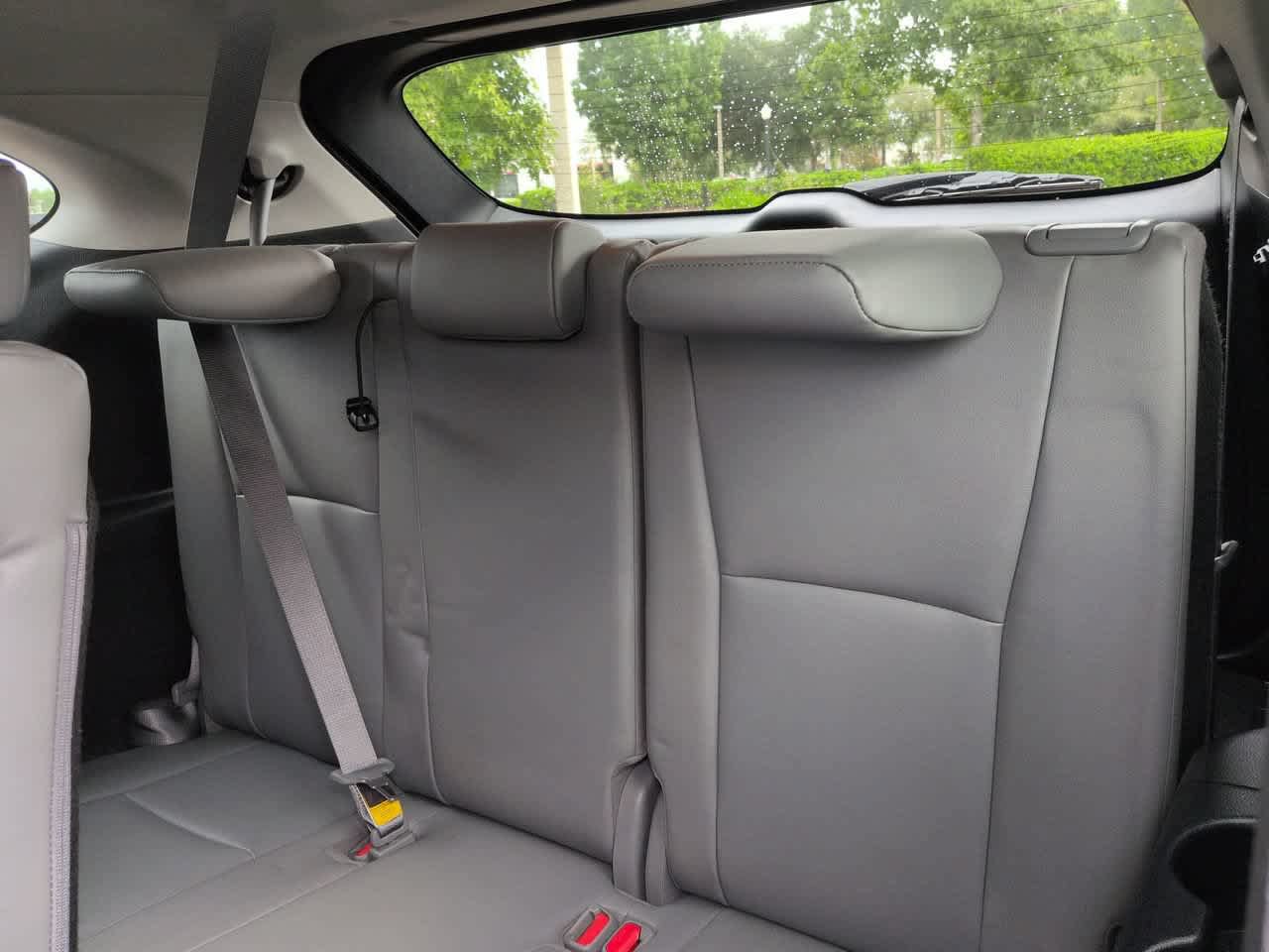 Used 2022 Toyota Highlander XLE FWD image 13