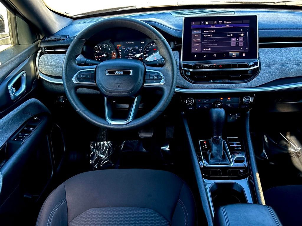 Used 2023 Jeep Compass Sport image 22