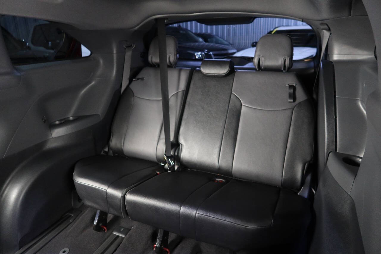 Used 2024 Toyota Sienna XSE image 17