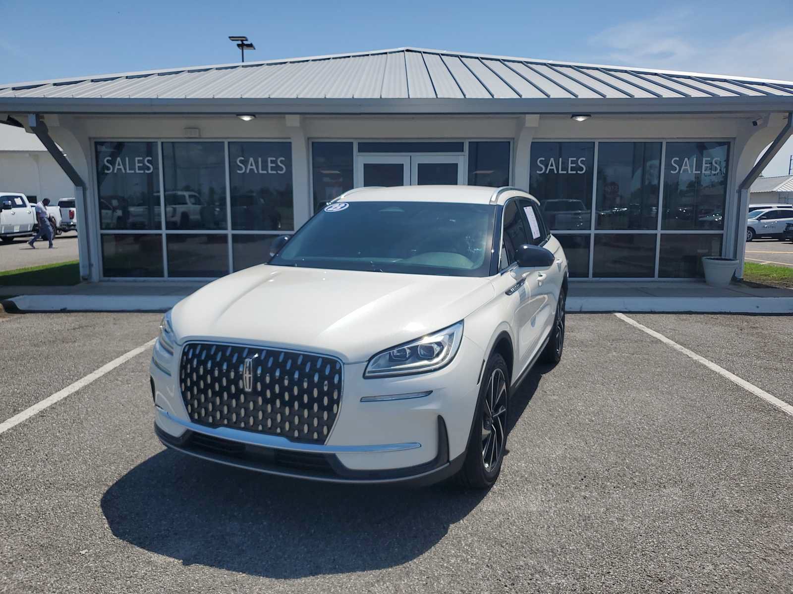 Used 2023 Lincoln Corsair Reserve FWD image 1