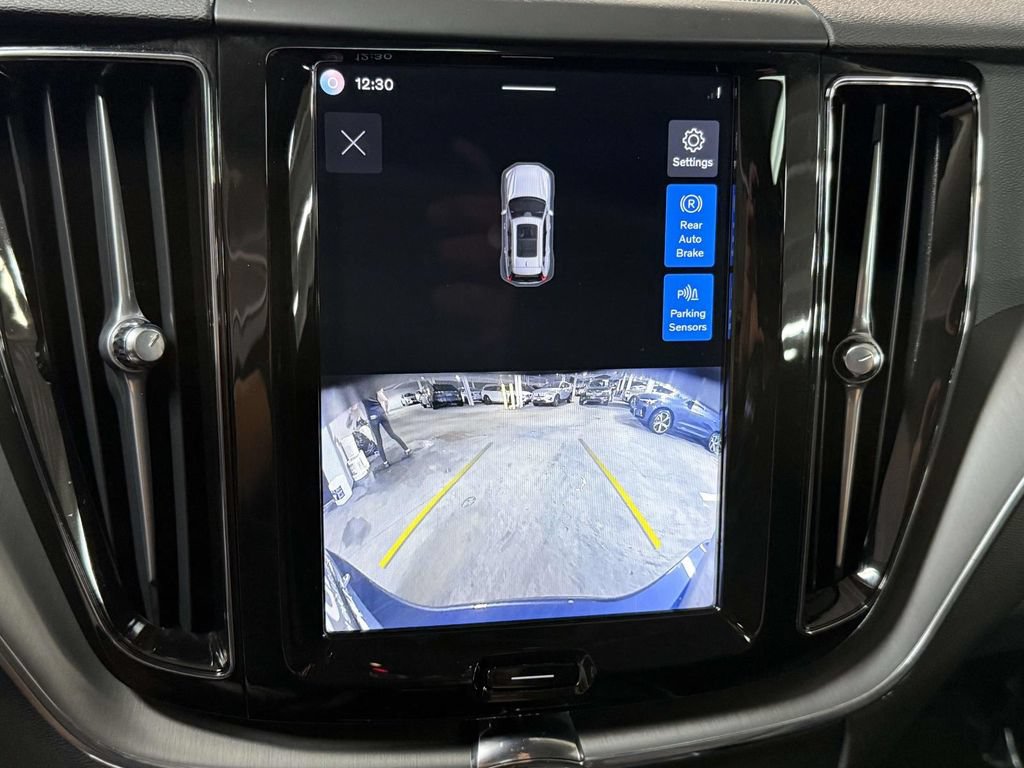 Used 2024 Volvo XC60 B5 Core AWD/4WD image 7