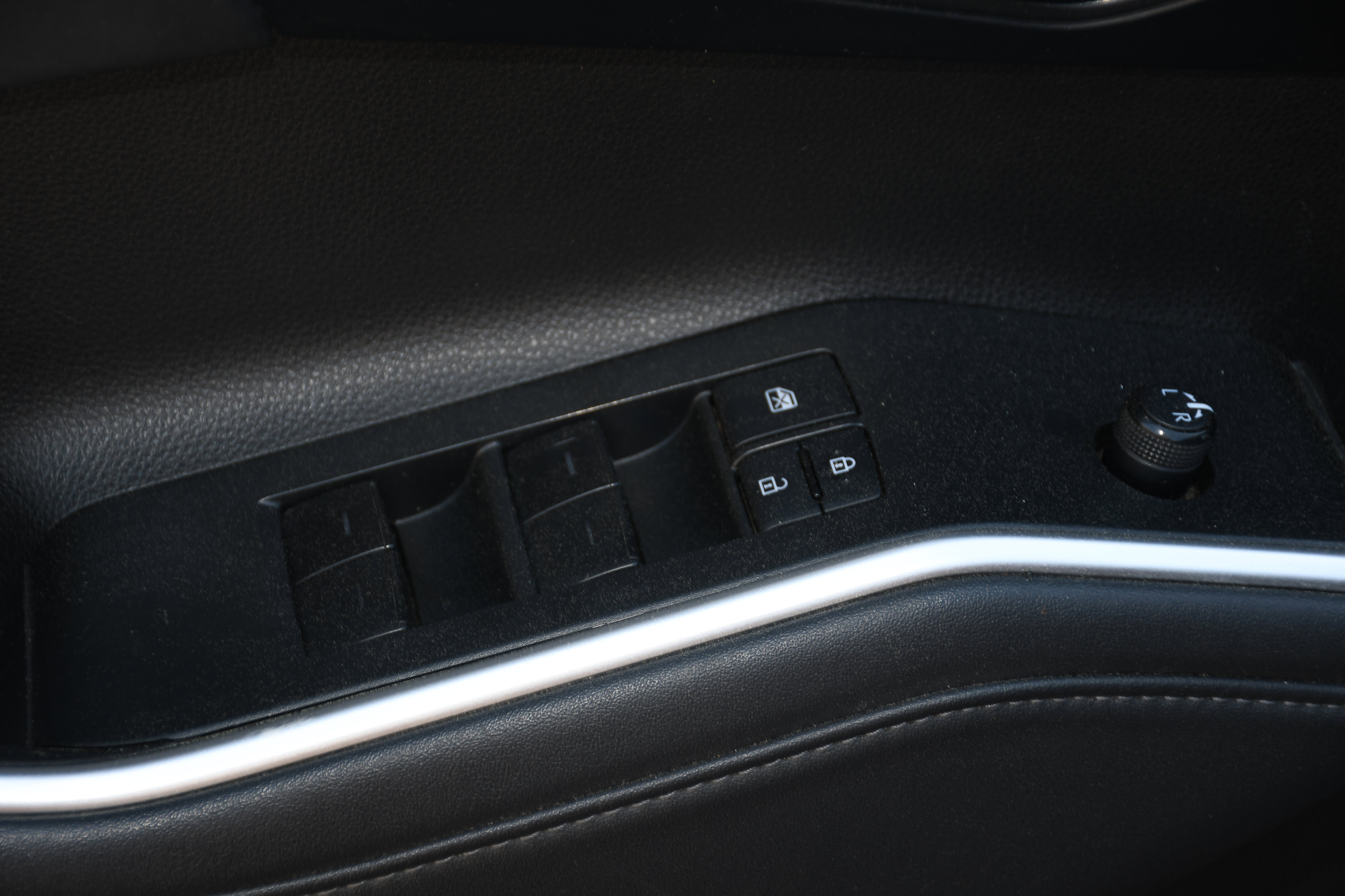 Used 2022 Toyota Highlander XSE FWD image 11