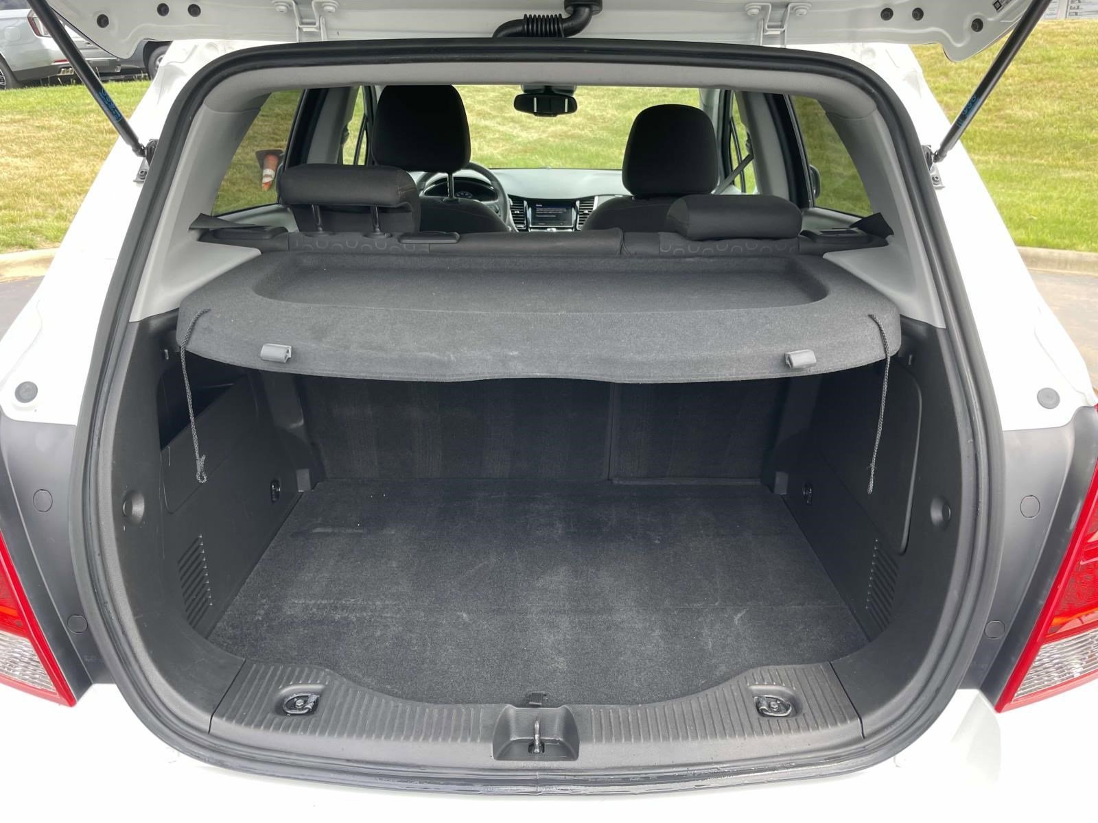 Used 2021 Chevrolet Trax LS w/ Tint and Cruise Package FWD image 8