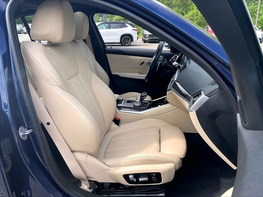 Used 2019 BMW 330i xDrive Sedan w/ Premium Package AWD/4WD image 11