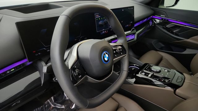 Used 2026 BMW i5 eDrive40 AWD/4WD image 65