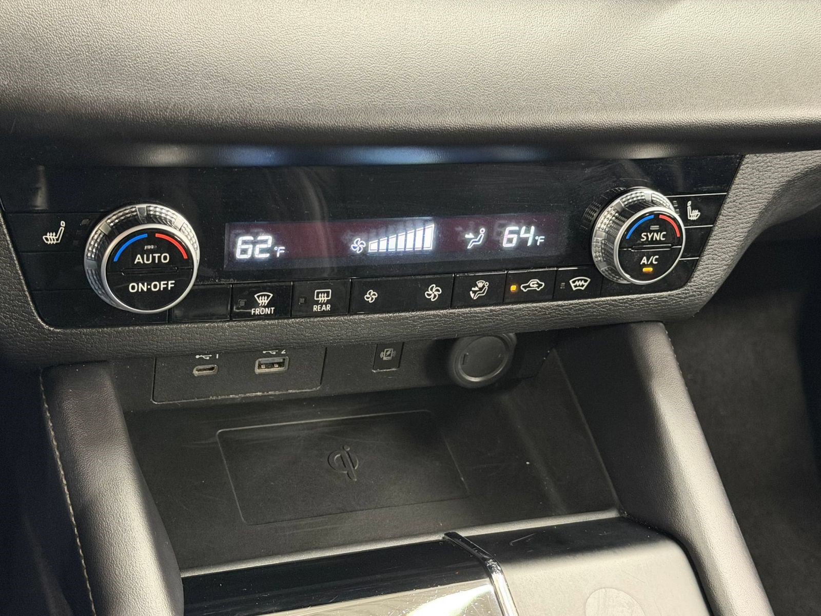Used 2024 Mitsubishi Outlander SE AWD/4WD image 17