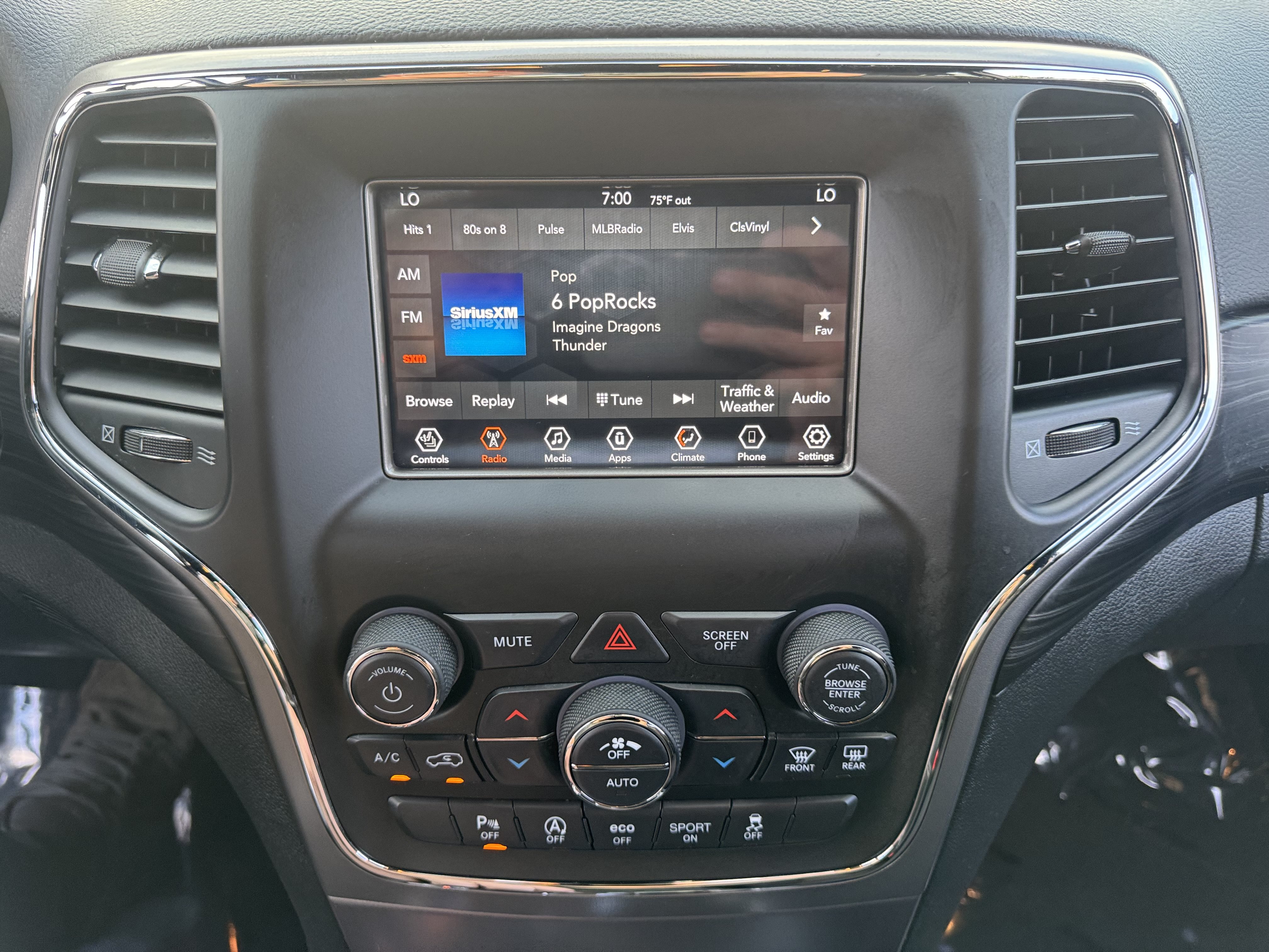 Used 2021 Jeep Grand Cherokee Freedom Edition AWD/4WD image 25