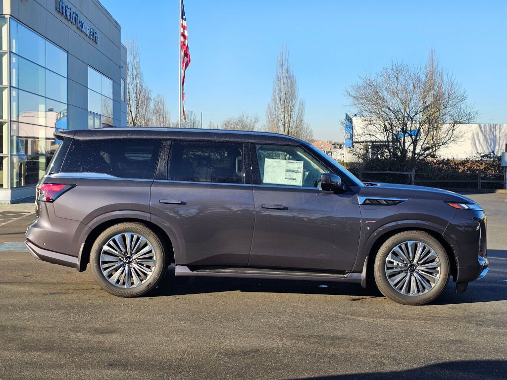 New 2025 INFINITI QX80 Luxe image 8