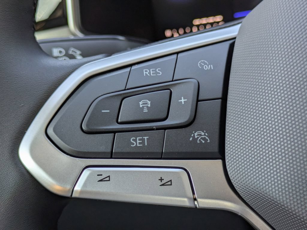New 2026 Volkswagen Taos SE FWD image 25