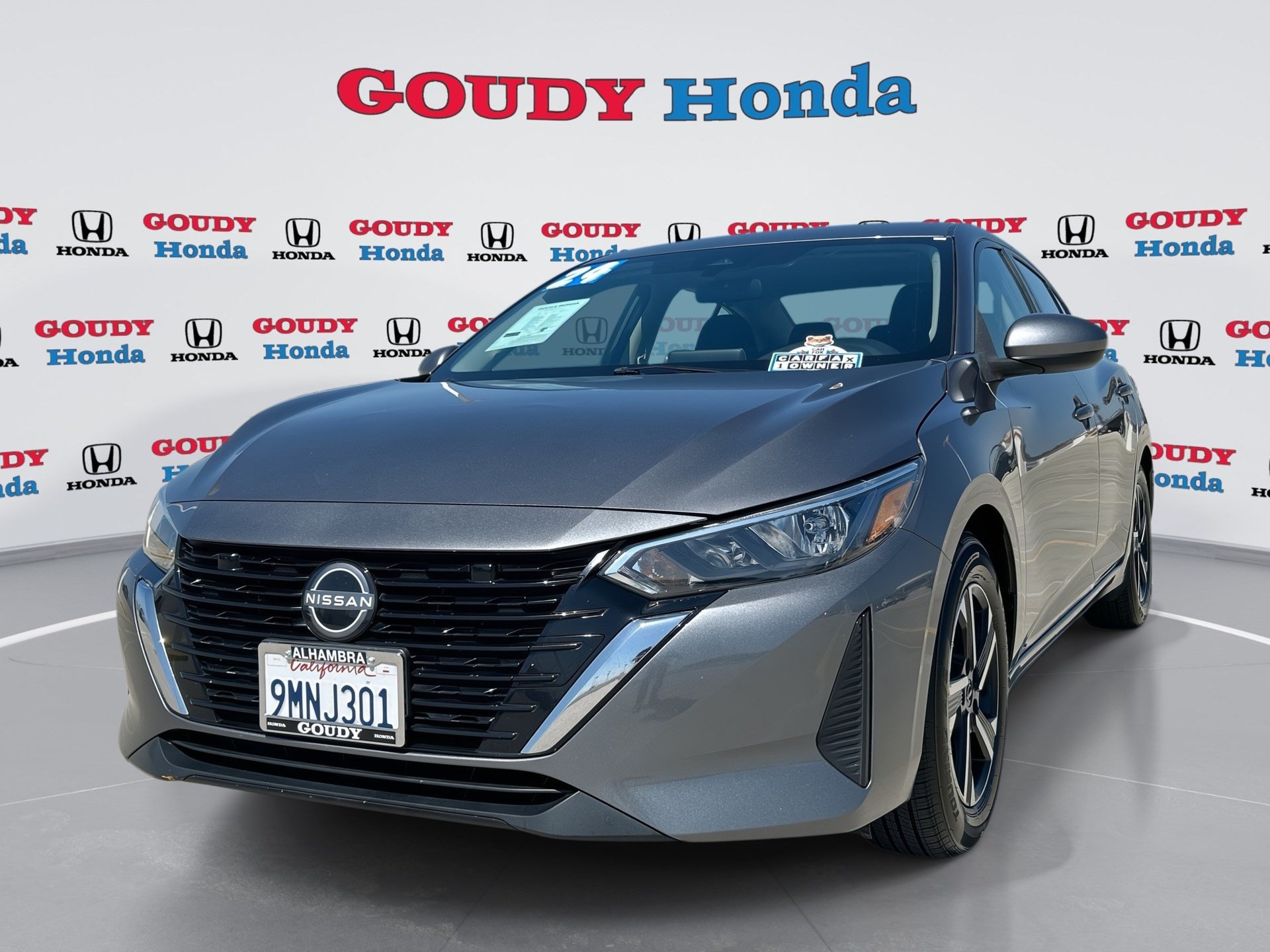 Used 2024 Nissan Sentra SV FWD image 1