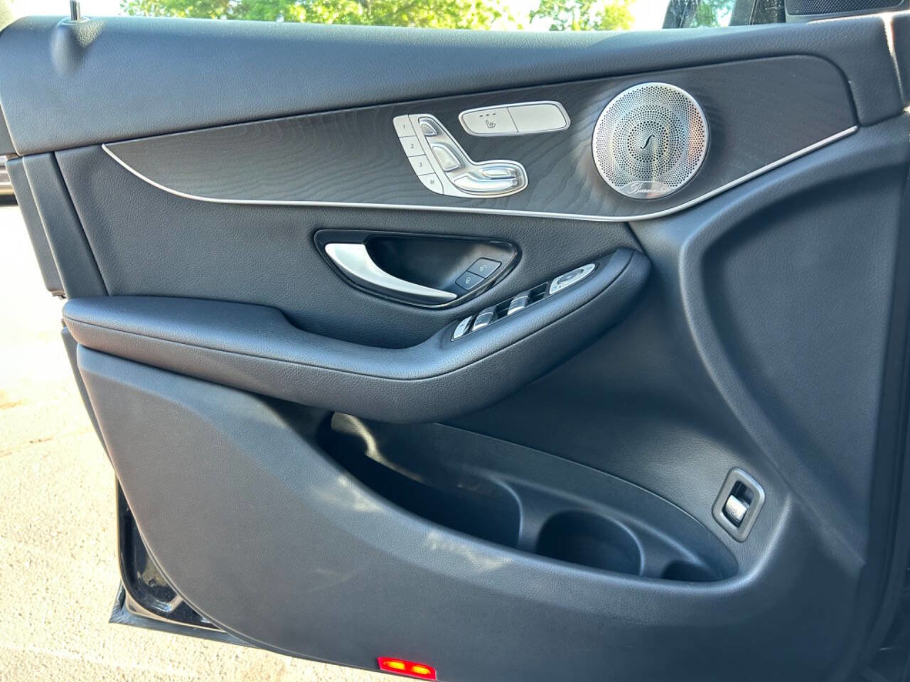 Used 2018 Mercedes-Benz GLC 300 4MATIC image 17