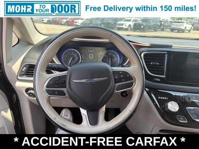 Used 2019 Chrysler Pacifica Limited FWD image 32