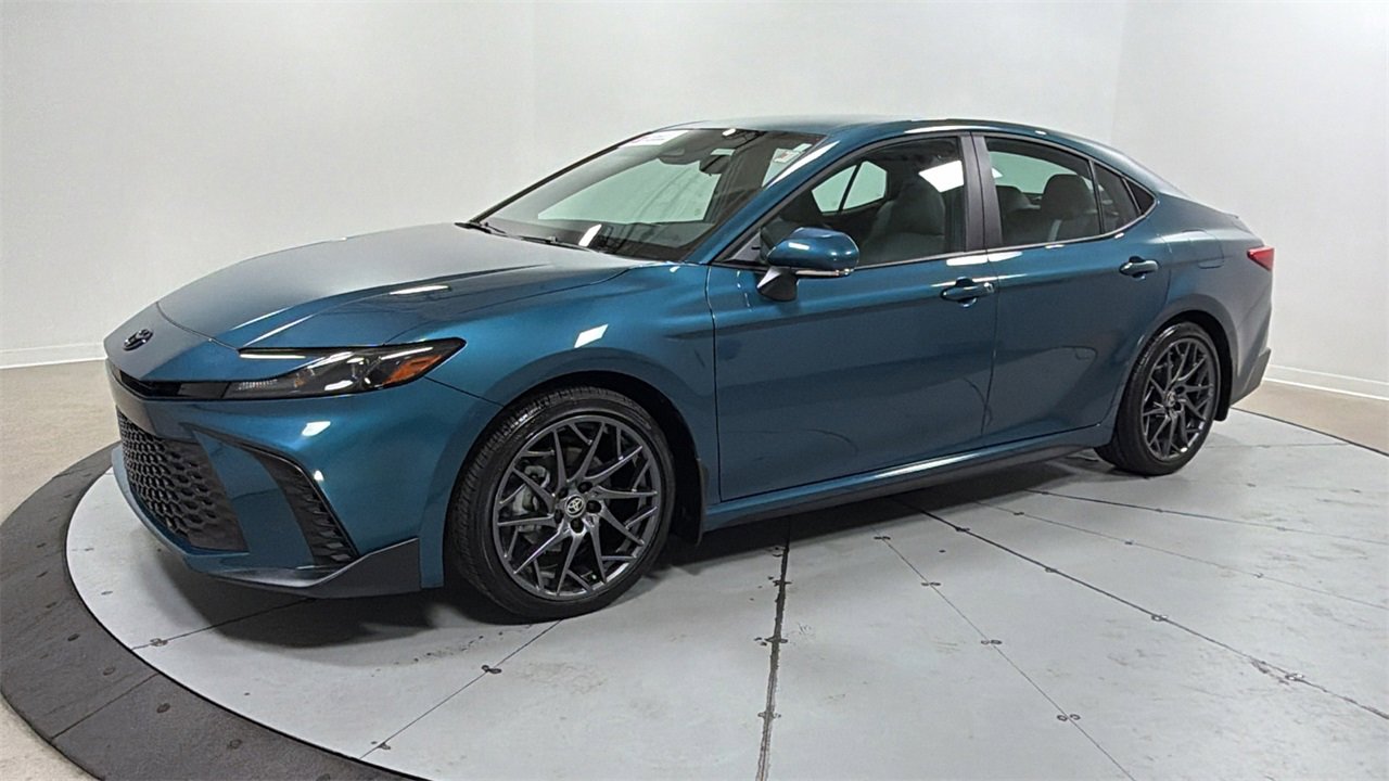 Used 2025 Toyota Camry SE