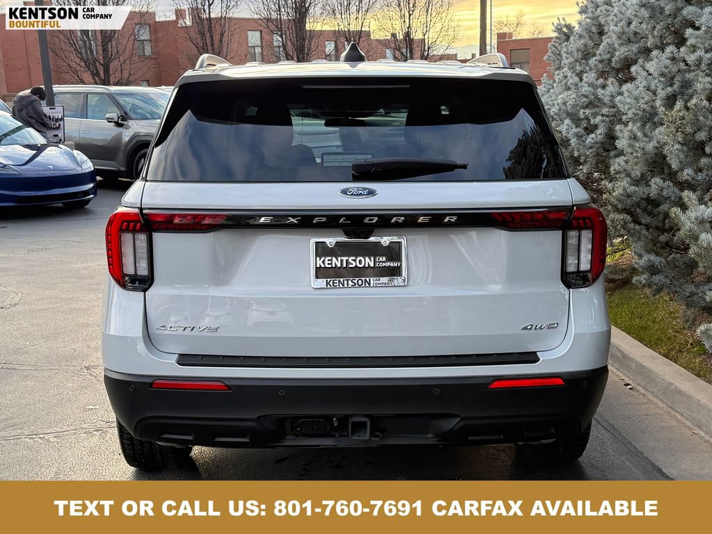 Used 2025 Ford Explorer Active AWD/4WD image 5