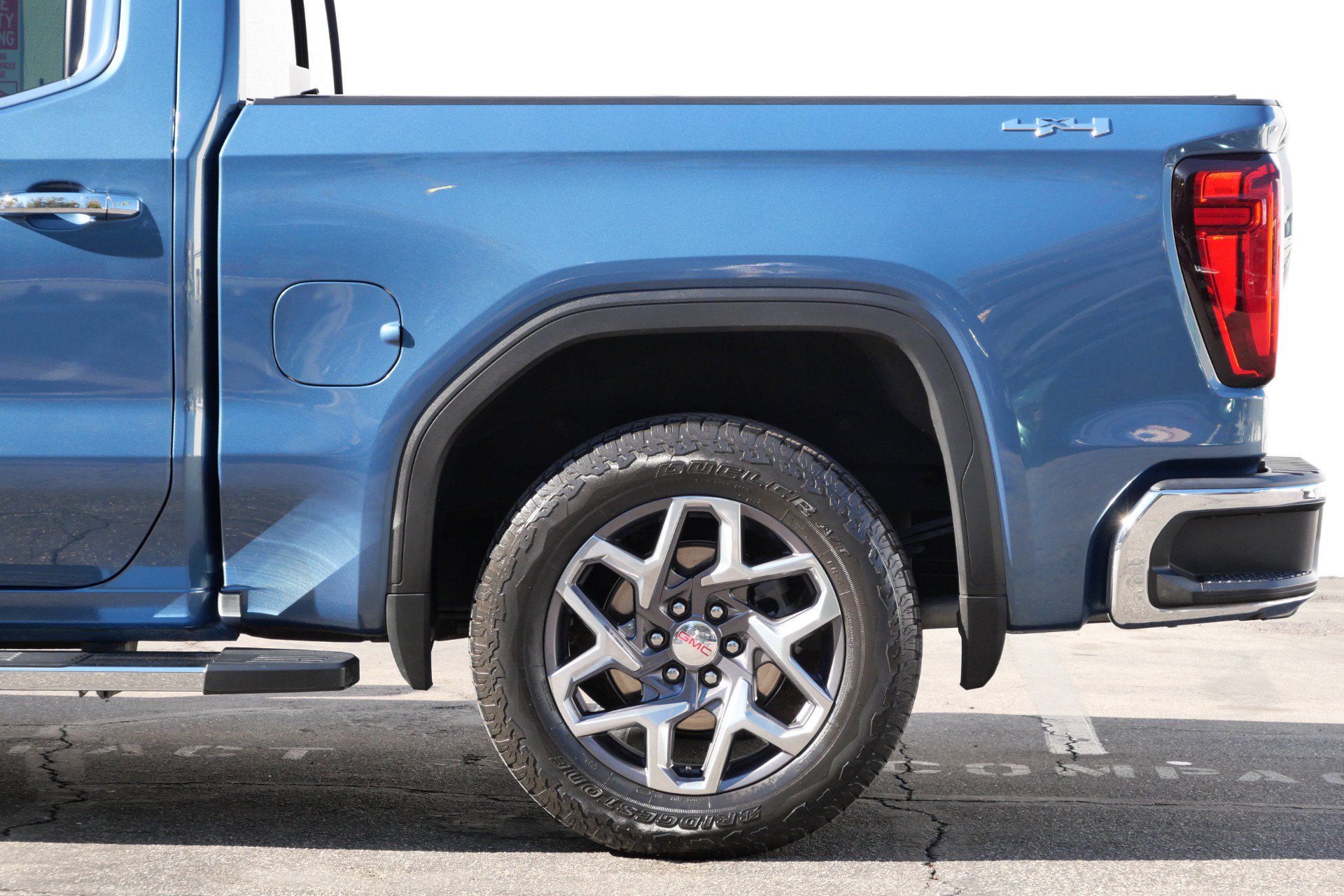 Used 2024 GMC Sierra 1500 SLT w/ SLT Premium Package AWD/4WD image 53