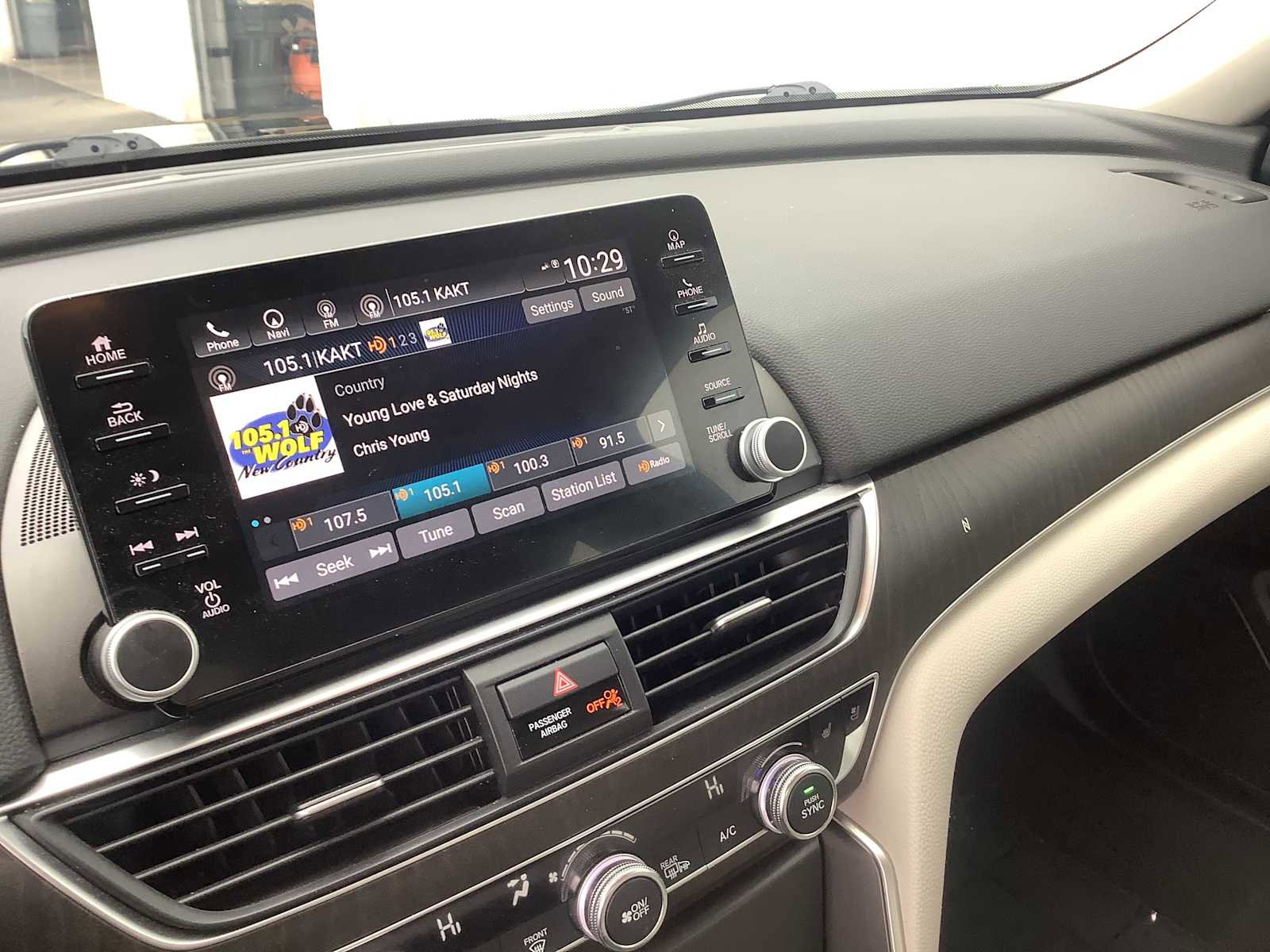 Certified 2018 Honda Accord Touring image 17