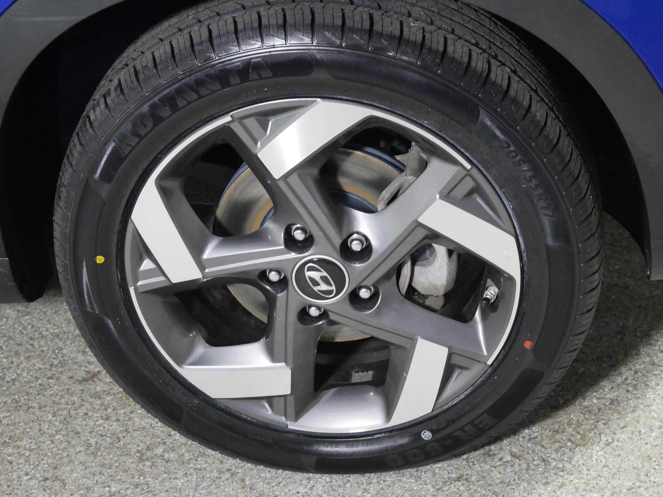 Used 2024 Hyundai Venue SEL image 15