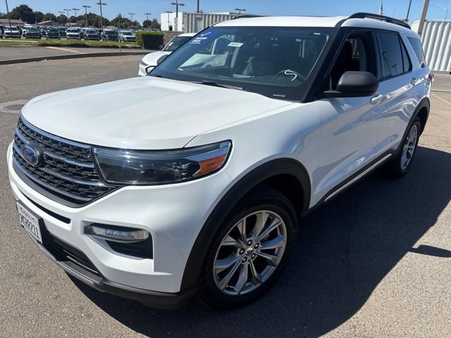 Used 2023 Ford Explorer XLT w/ Equipment Group 202A AWD/4WD image 2
