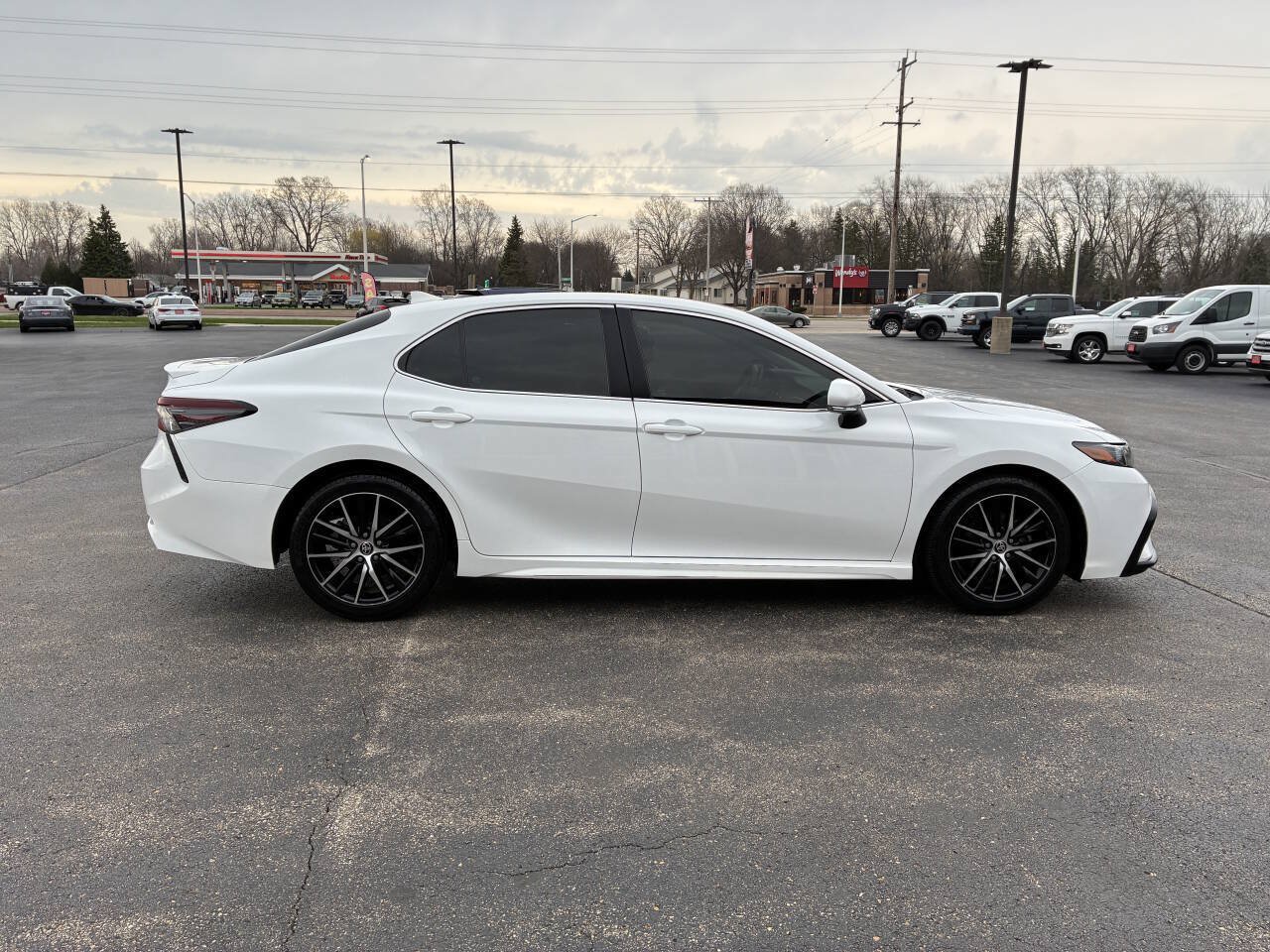 Used 2023 Toyota Camry SE FWD image 15