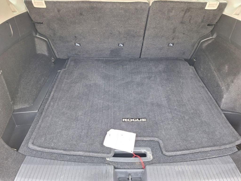 Used 2025 Nissan Rogue SV image 25