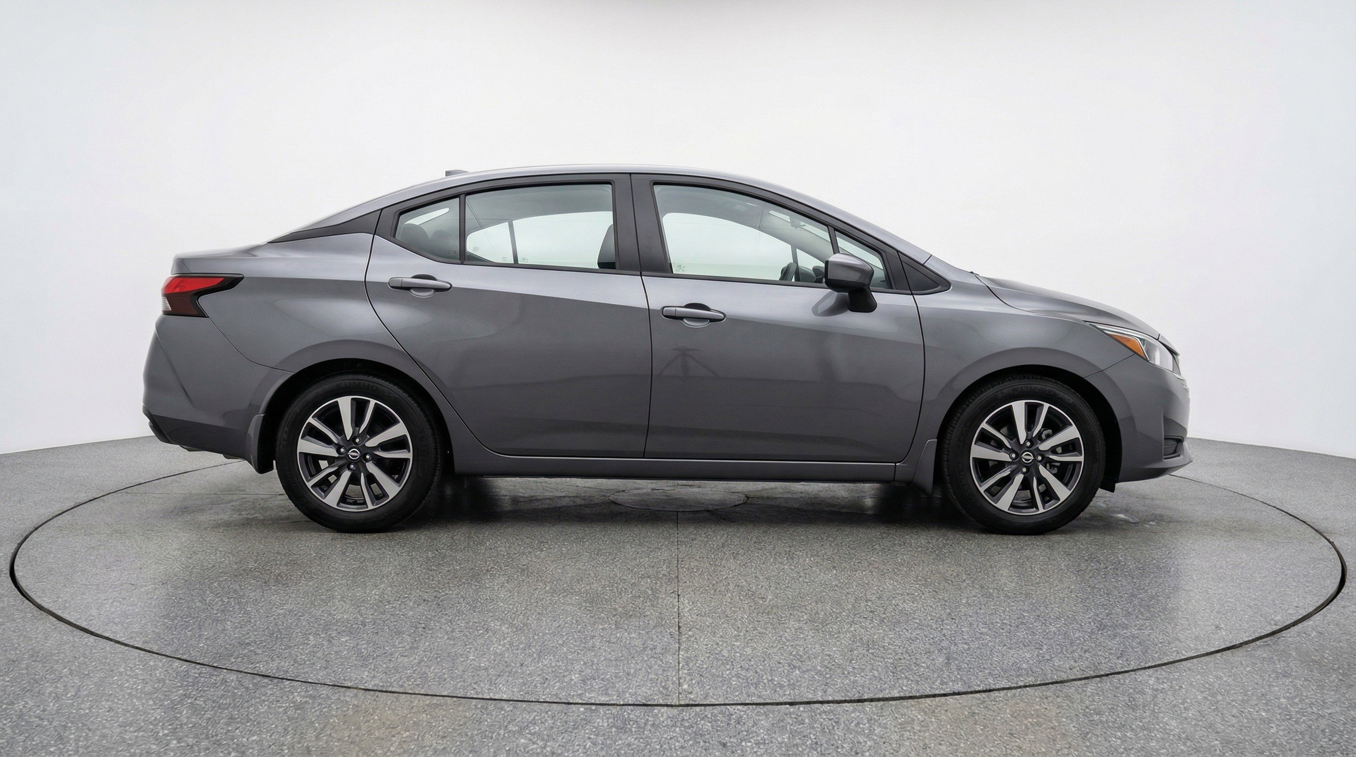 Used 2025 Nissan Versa SV image 11