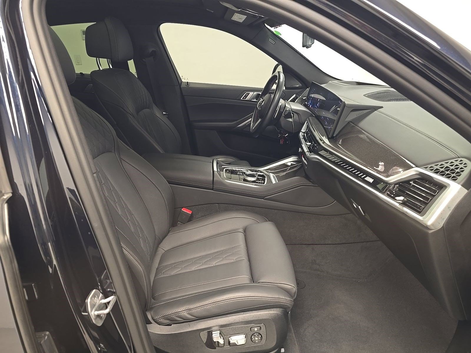 Used 2024 BMW X6 M60i AWD/4WD image 9