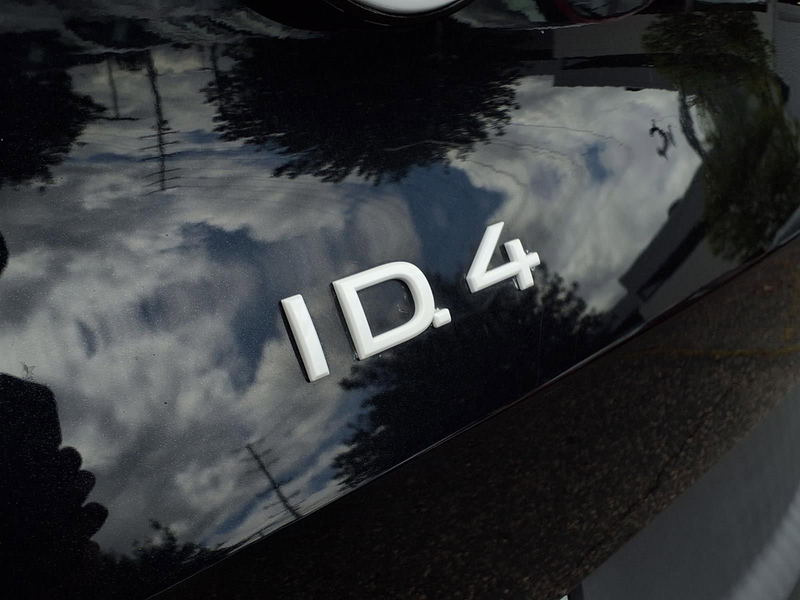 Certified 2023 Volkswagen ID.4 Pro image 19