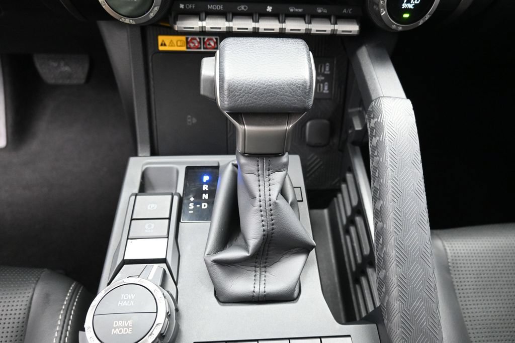 Used 2025 Toyota 4Runner Limited AWD/4WD image 28