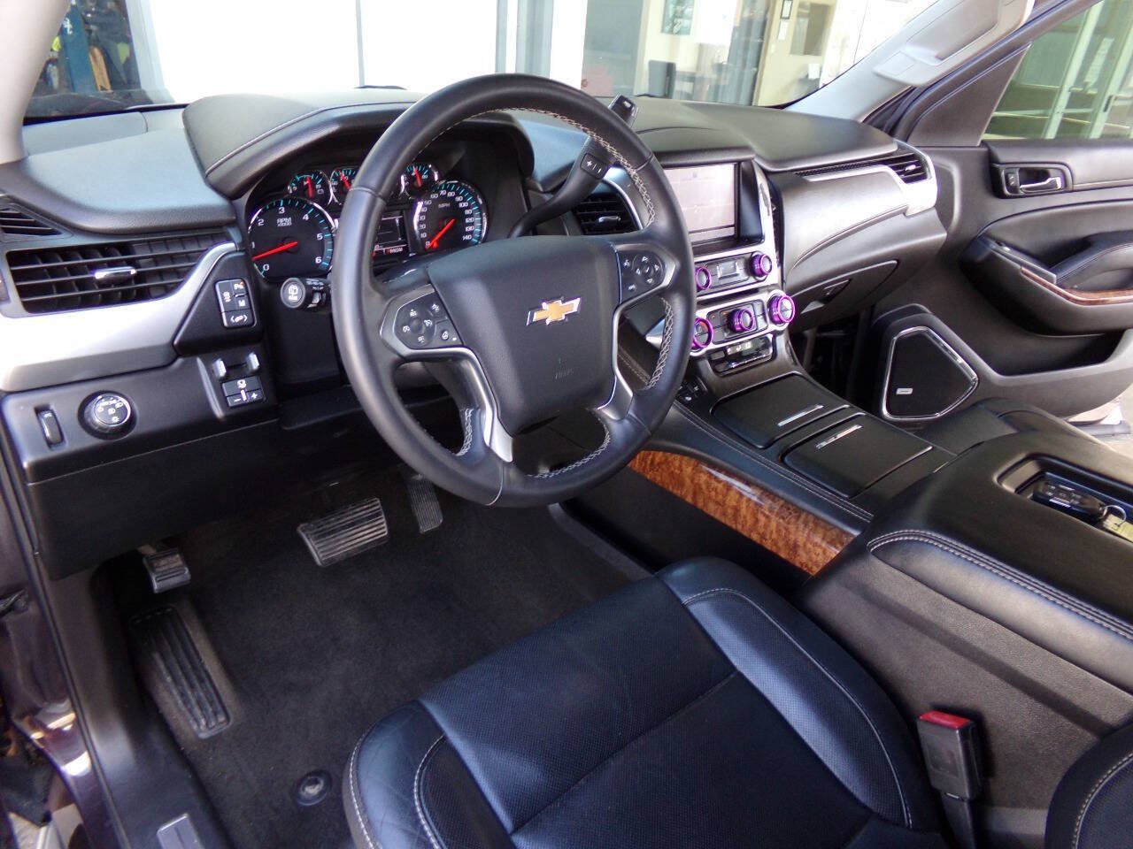 Used 2015 Chevrolet Suburban LTZ RWD image 17