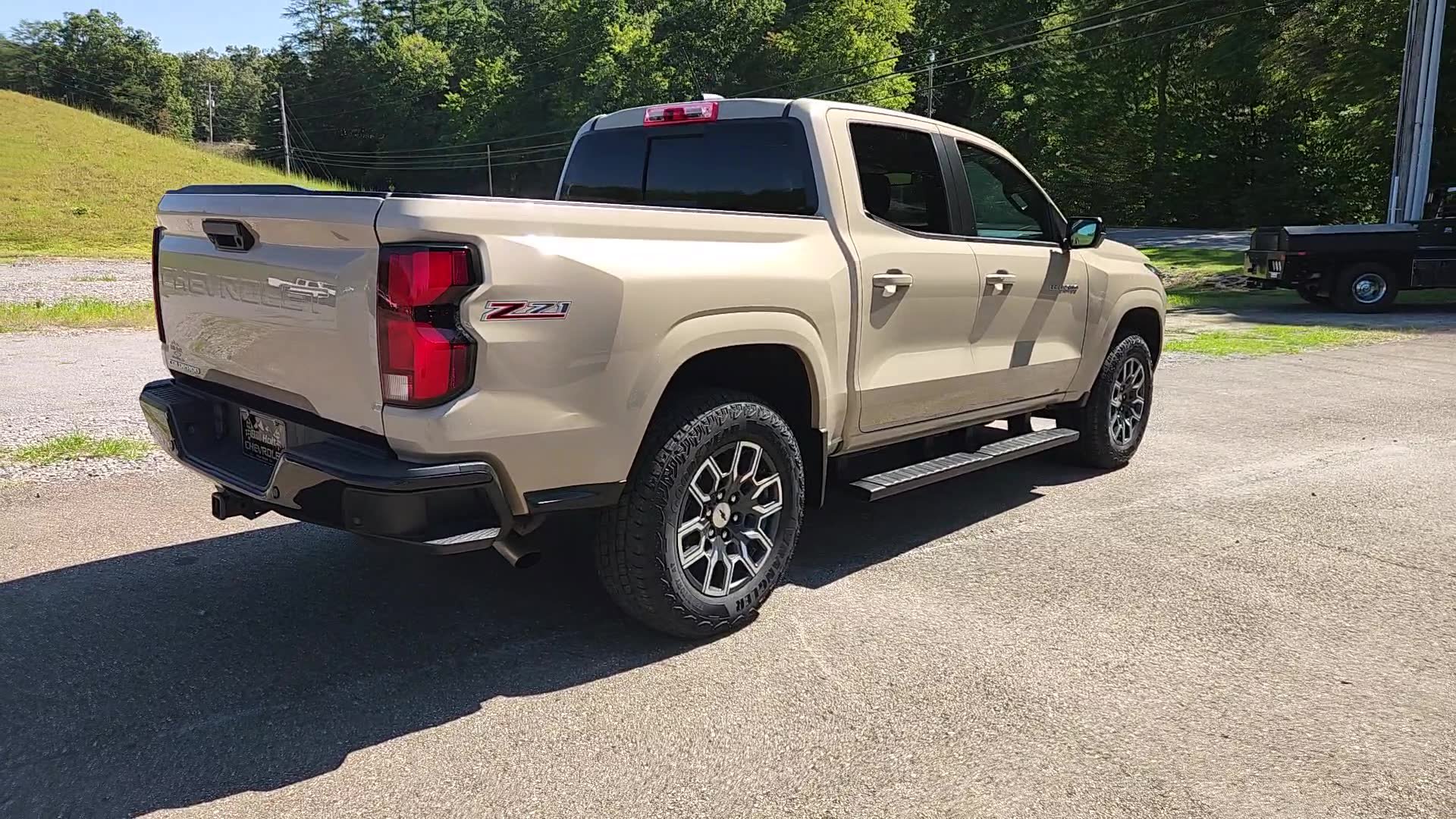 Used 2024 Chevrolet Colorado Z71 w/ Z71 Convenience Package 2 AWD/4WD image 14