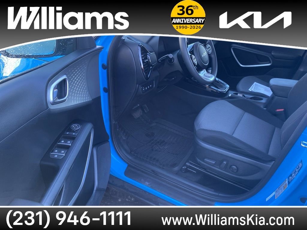 Used 2025 Kia Soul S image 17