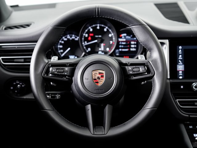 Used 2025 Porsche Macan image 13