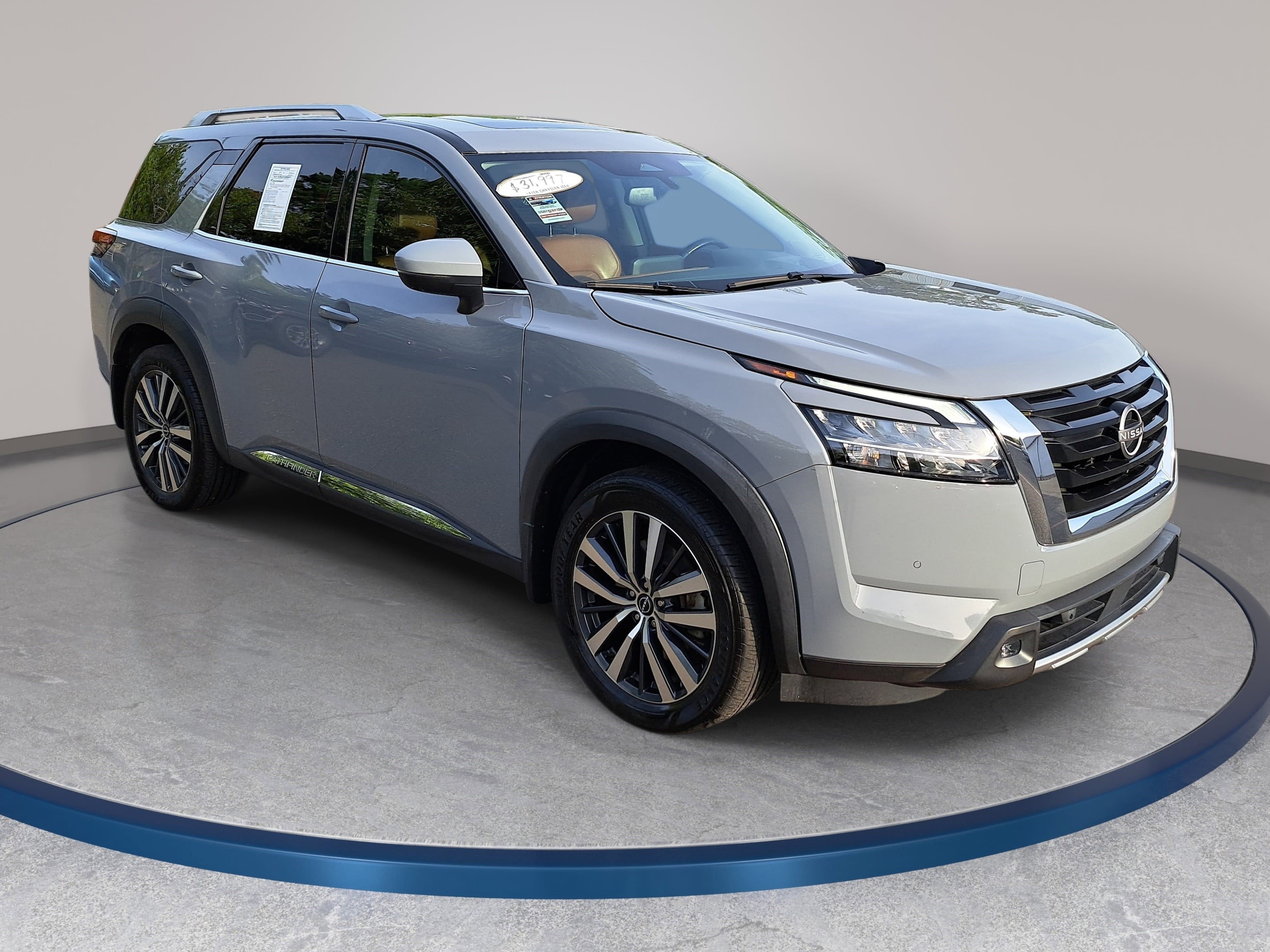 Used 2022 Nissan Pathfinder Platinum w/ Cargo Package image 3