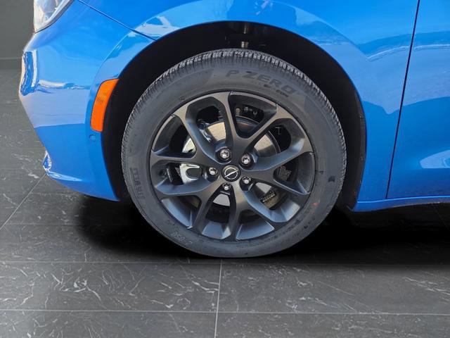 New 2026 Chrysler Pacifica Select w/ S Appearance Package image 37