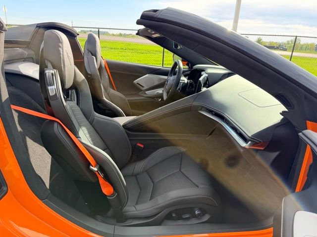 Used 2024 Chevrolet Corvette Stingray Premium Conv w/ Z51 Performance Package RWD image 9