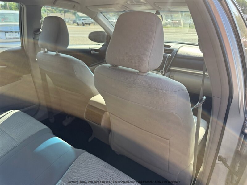 Used 2013 Toyota Camry LE FWD image 17