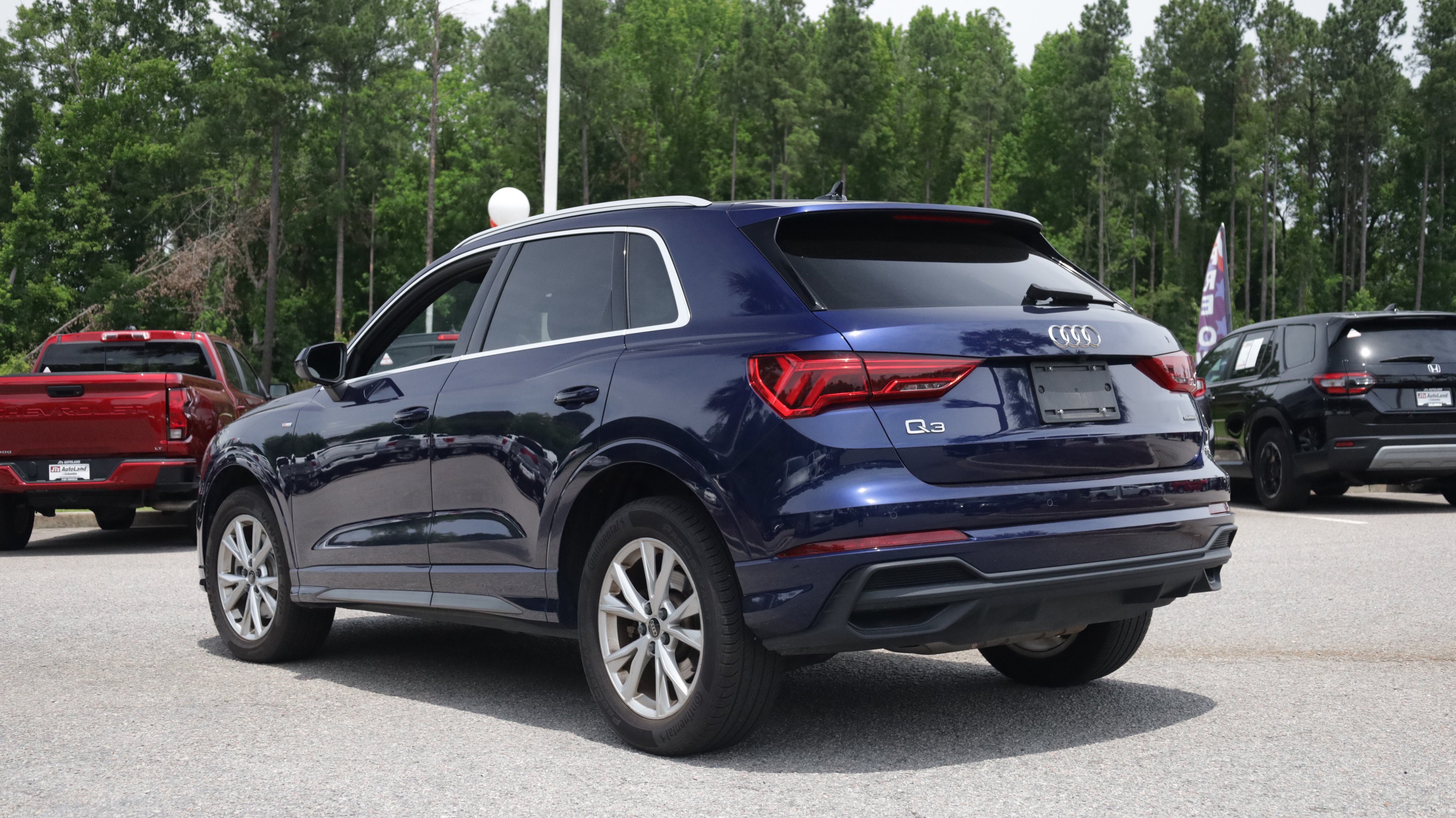 Used 2025 Audi Q3 2.0T Premium AWD/4WD image 3