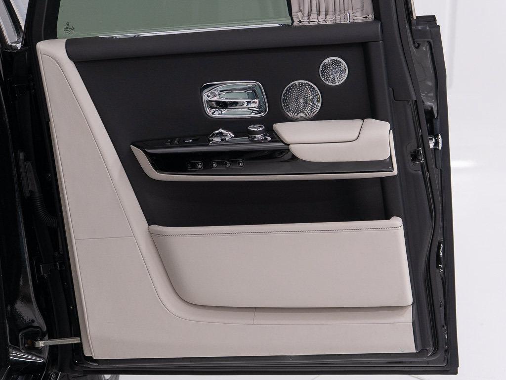 Certified 2018 Rolls-Royce Phantom Sedan RWD image 22