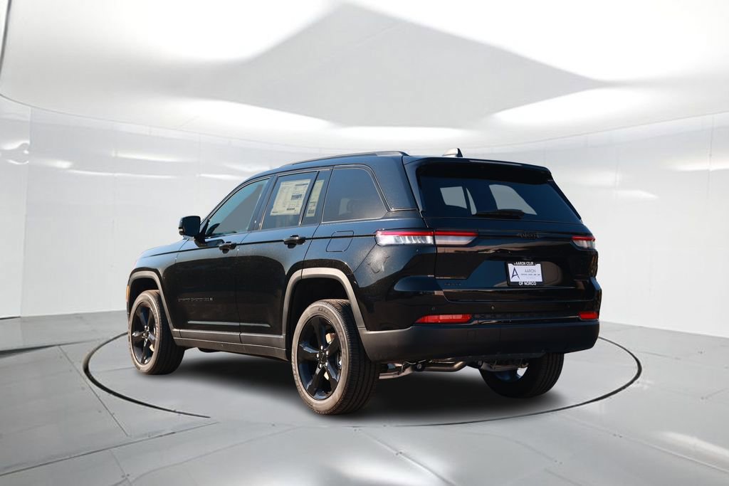 New 2025 Jeep Grand Cherokee Altitude image 2