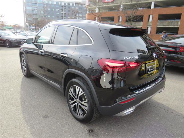 Used 2025 Mercedes-Benz GLA 250 4MATIC image 2
