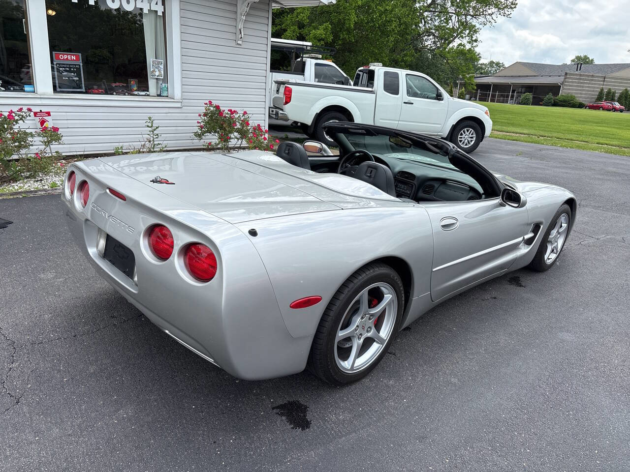Used 2004 Chevrolet Corvette Convertible w/ Preferred Equipment Group image 3
