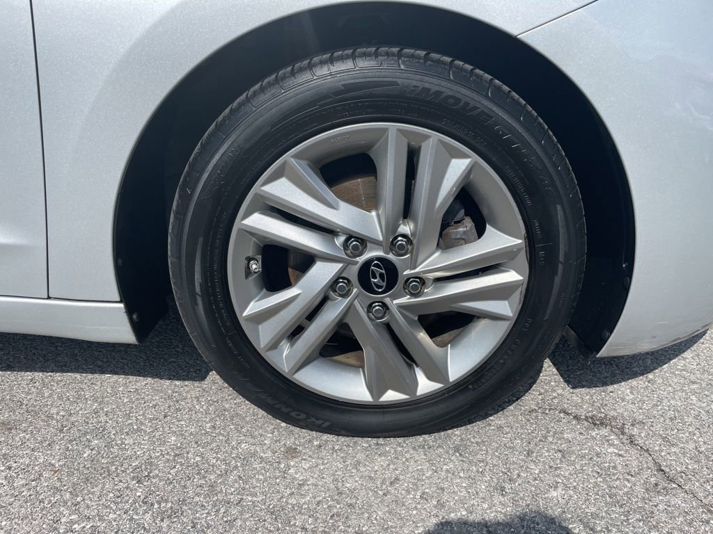 Used 2020 Hyundai Elantra SEL image 48
