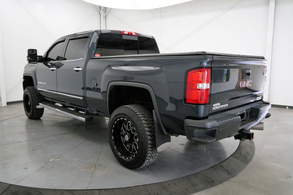 Used 2018 GMC Sierra 2500 Denali w/ Duramax Plus Package AWD/4WD image 5