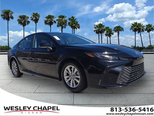 Used 2025 Toyota Camry LE image 1
